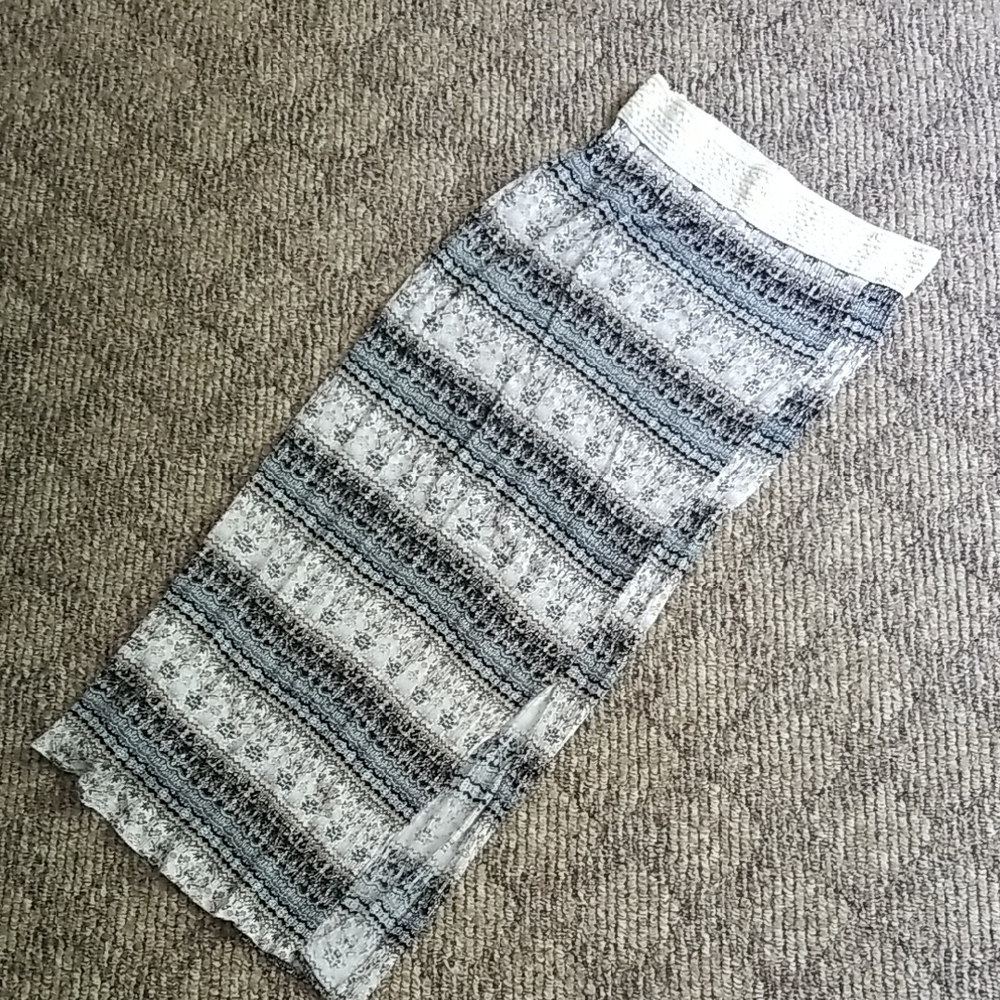 Elegant Black and White Patterned Skirt